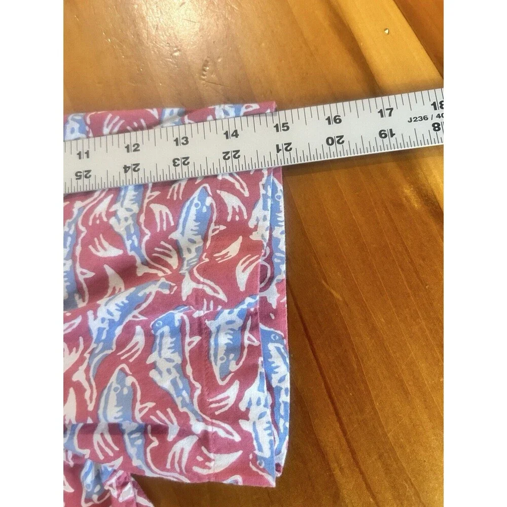 Vineyard Vines Classic Fit Tucker Button Down Shirt Small Shark Print Short Sl
